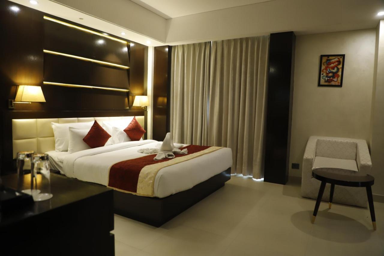 Udman Hotel Chhattarpur New Delhi Exterior photo