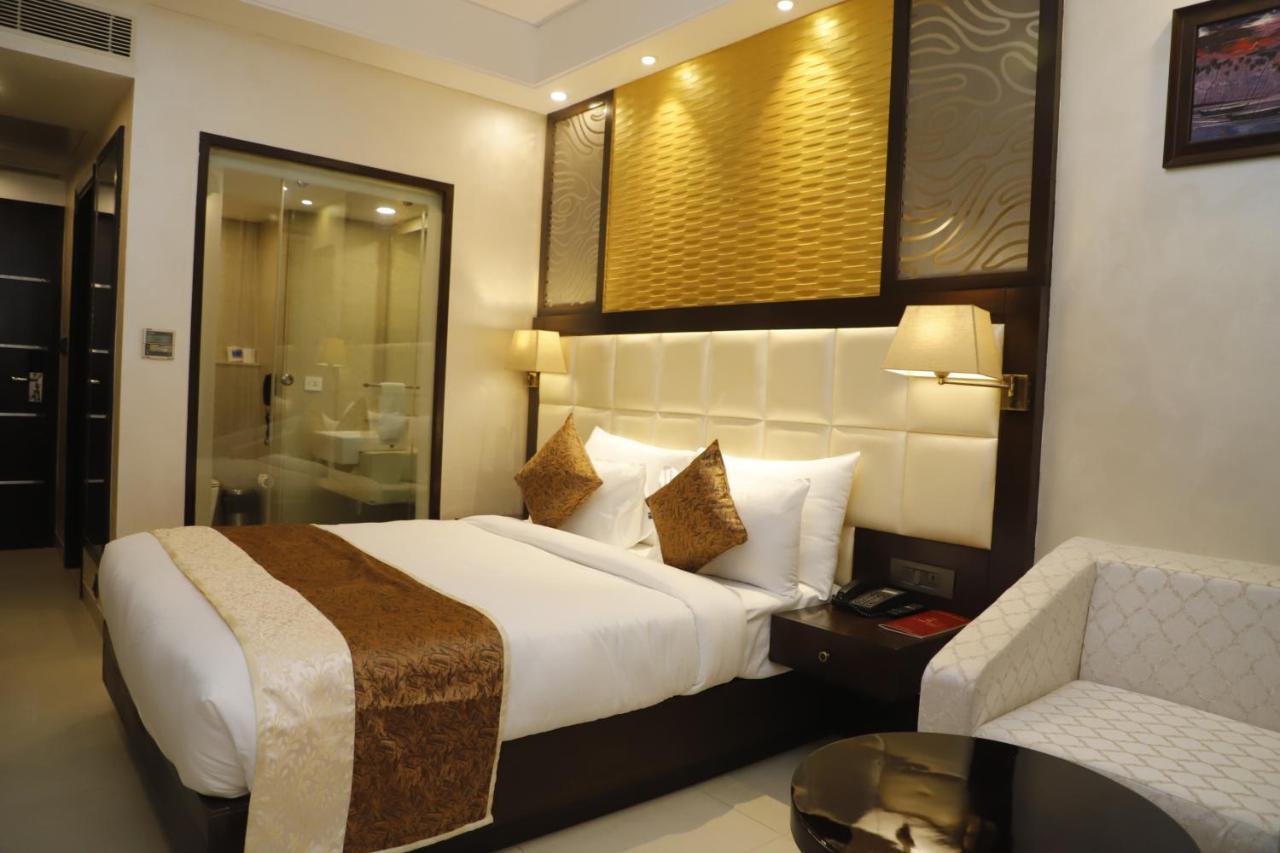 Udman Hotel Chhattarpur New Delhi Exterior photo